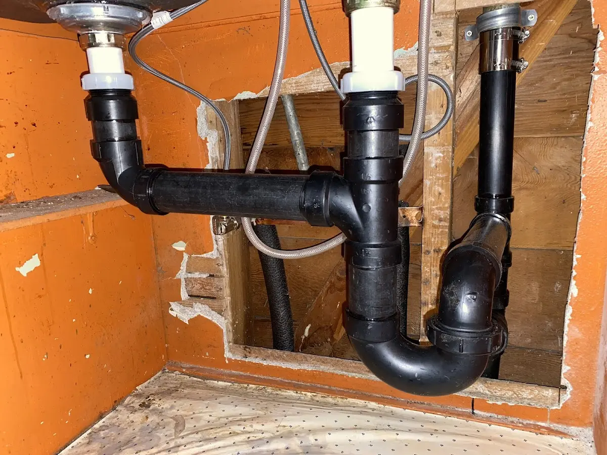 Professional Pipe Bursting equipment and tools on the job in Green Oaks
